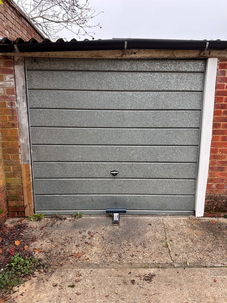 Bracknell Garage to rent RG127AJ