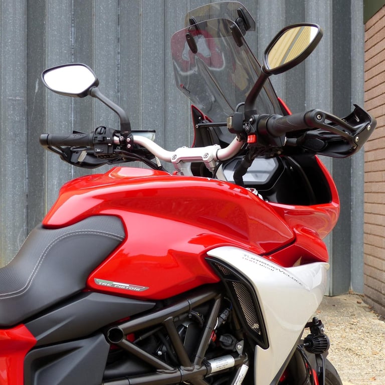 2018 MV AGUSTA TURISMO VELOCE 800 LUSSO – STUNNING, FSH, EXCELLENT CONDITION