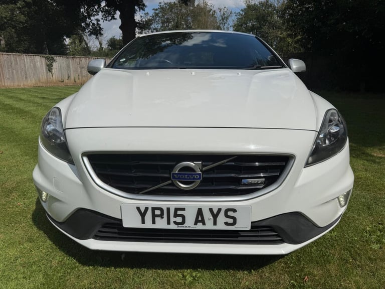 VOLVO V40 2.0 R-Design D4 2015