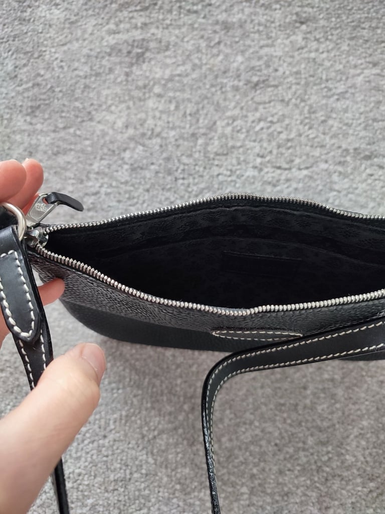 Black ladies mulberry handbag
