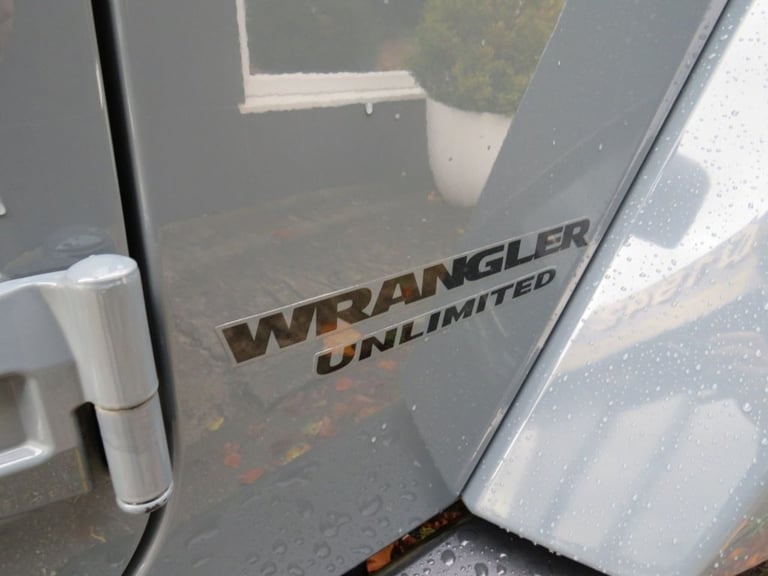 2014 Jeep Wrangler 2.8 CRD Overland 4dr Auto CONVERTIBLE DIESEL Automatic