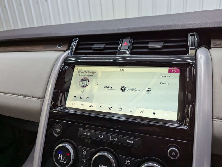 2017 Land Rover Discovery 2.0 Discovery HSE SD4 Auto 4WD 5dr SUV Diesel Automatic