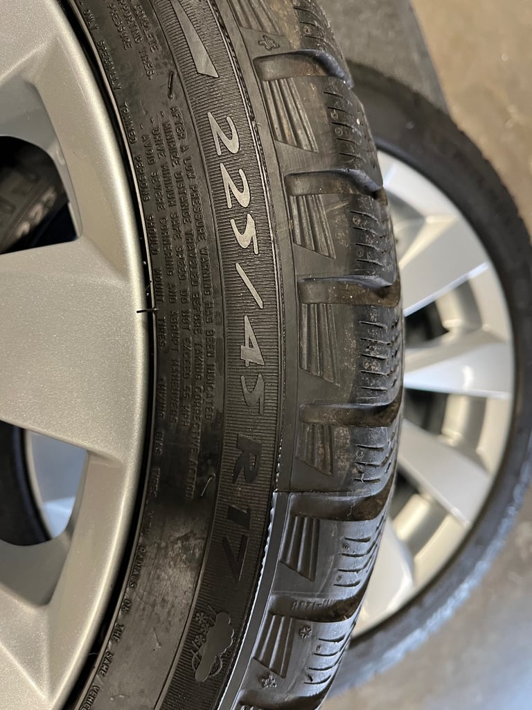 BMW 3 Series alloy wheels & winter tyres run flats 