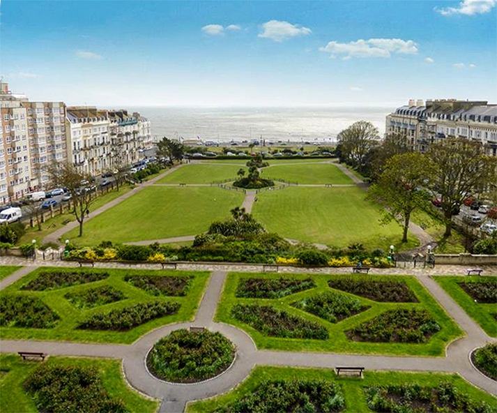 Top Floor Apartment - large space / sea view