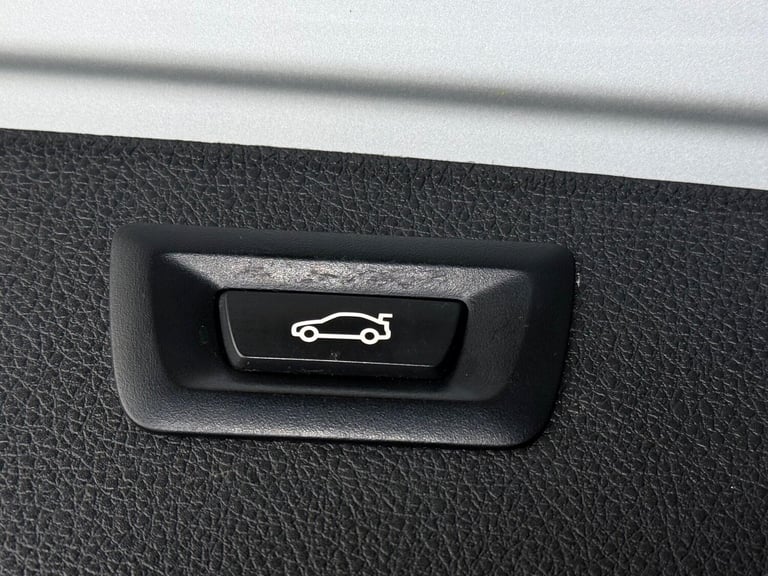 2018 BMW 3 Series 2.0 320i M Sport Shadow Edition Touring Auto xDrive Euro 6 (s/s) 5dr ESTATE Pet...