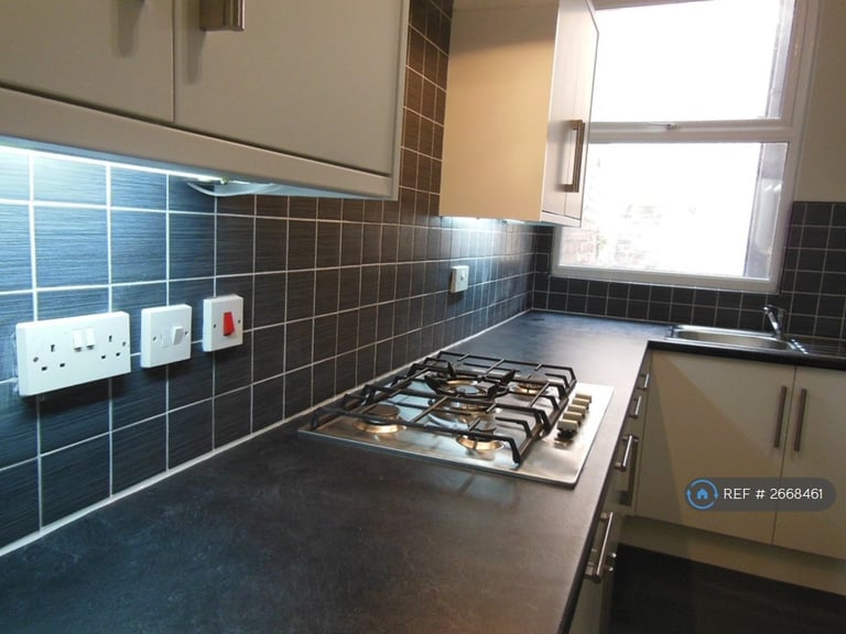 6 bedroom house in Penny Lane, Liverpool, L18 (6 bed) (#2668461)