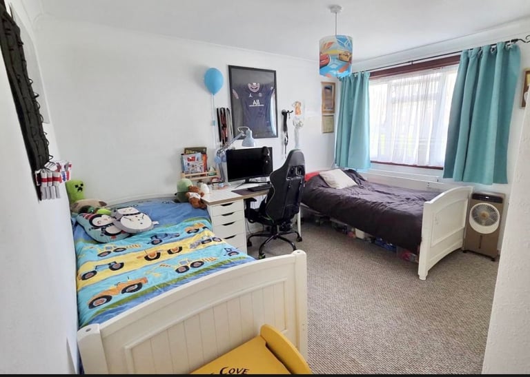 Specious 4 Bedroom house to rent on Downland Drive, Southgate, Crawley