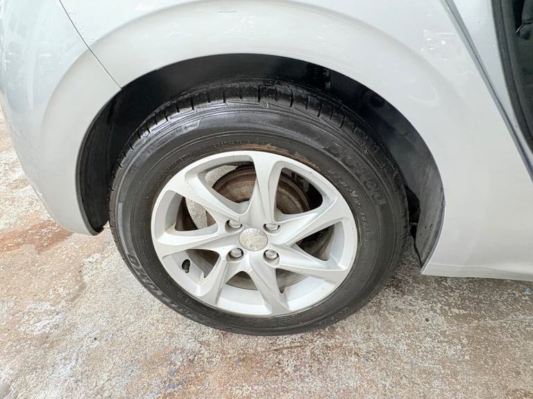 2013 Peugeot 208 1.4 e-HDi Active 5dr EGC HATCHBACK Diesel Automatic