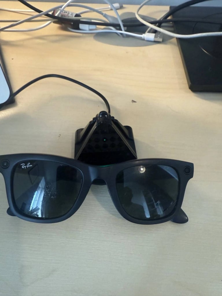 Ray-Ban Polaroid Meta Wayfarer Matte Black Smart Glasses