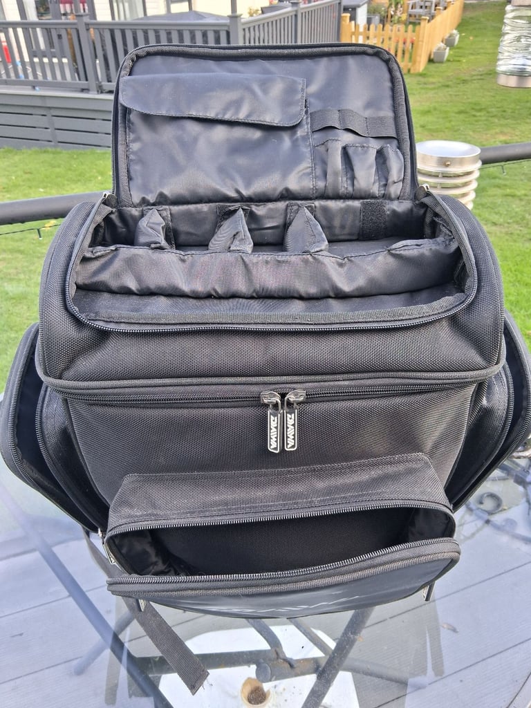 DAIWA FISHING HOLDALL / RUCKSACK - LARGE - AS NEW