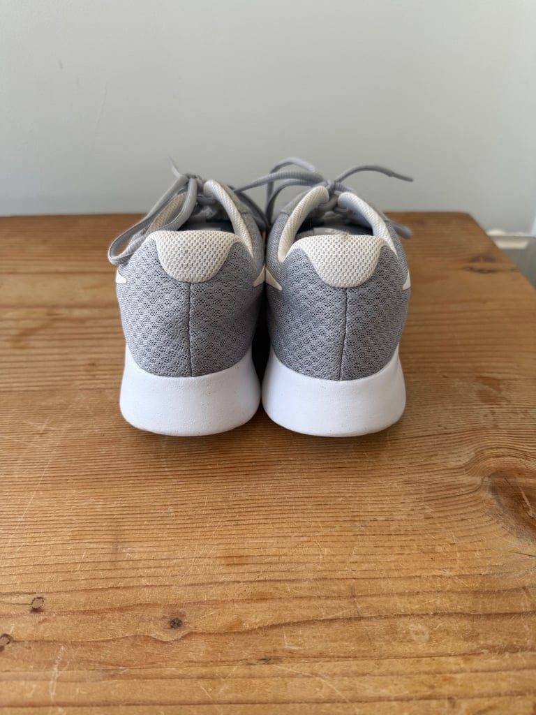 Women’s size 7 Grey Nike trainers 