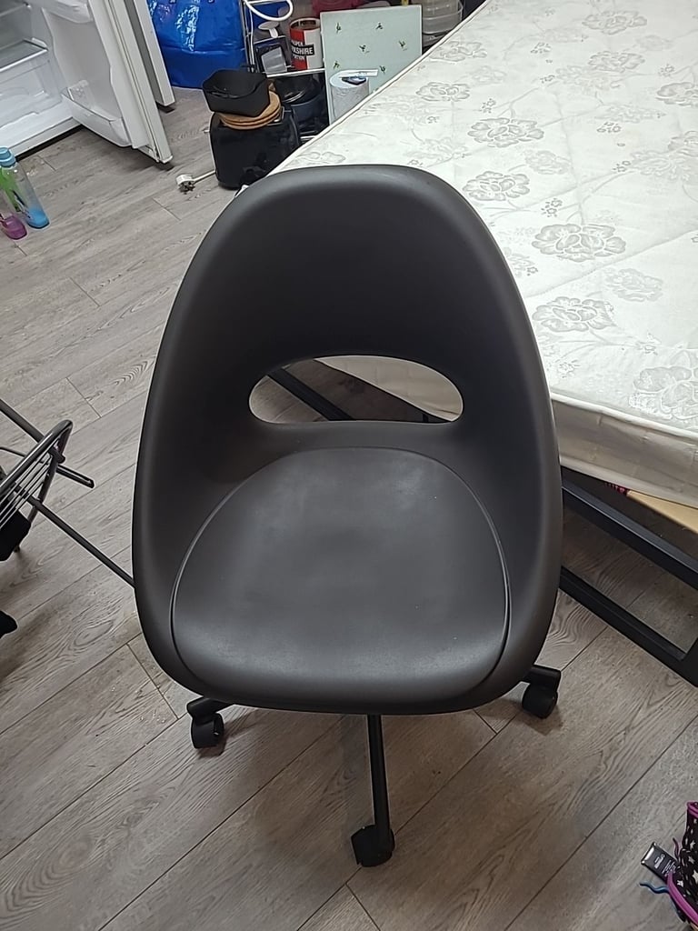 image for plastic black swivel desk chair with wheels