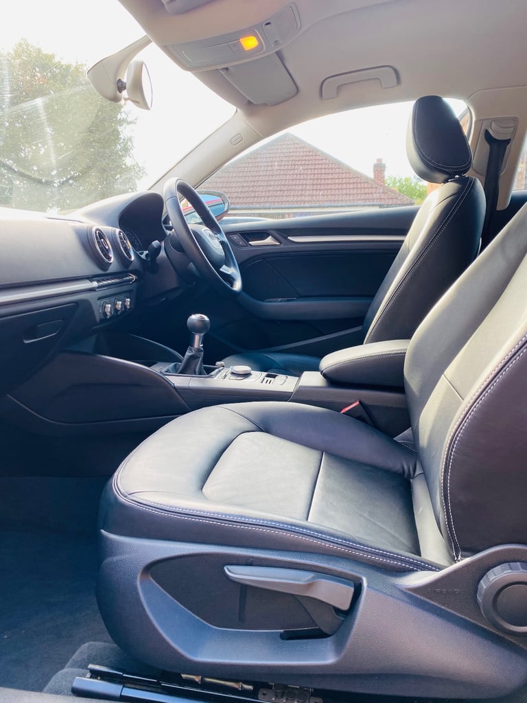 Audi, A3, Hatchback, 2014, Manual, 1598 (cc), 3 doors