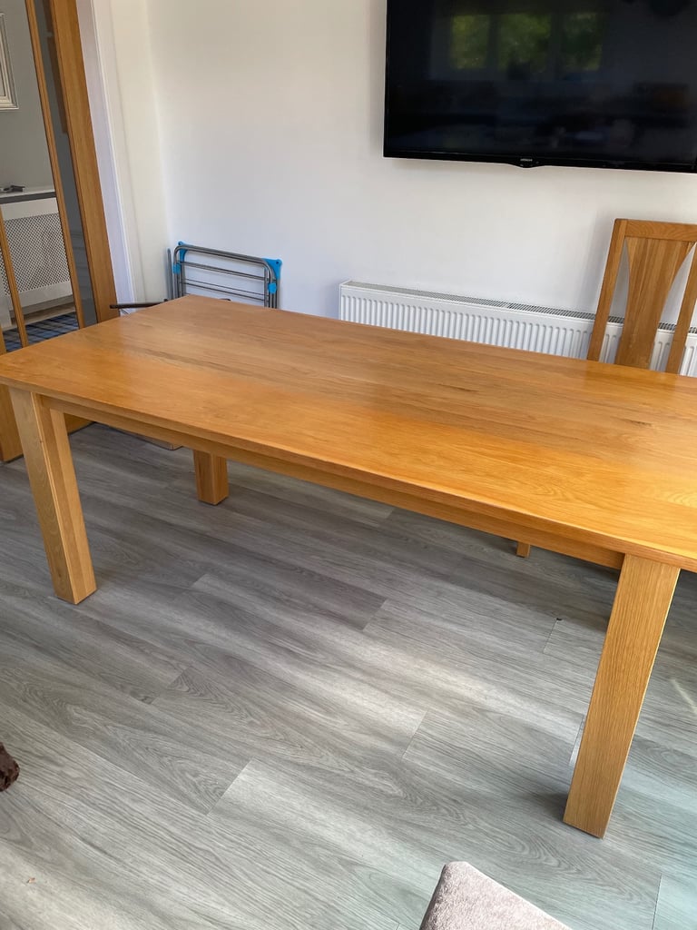 Dining room table