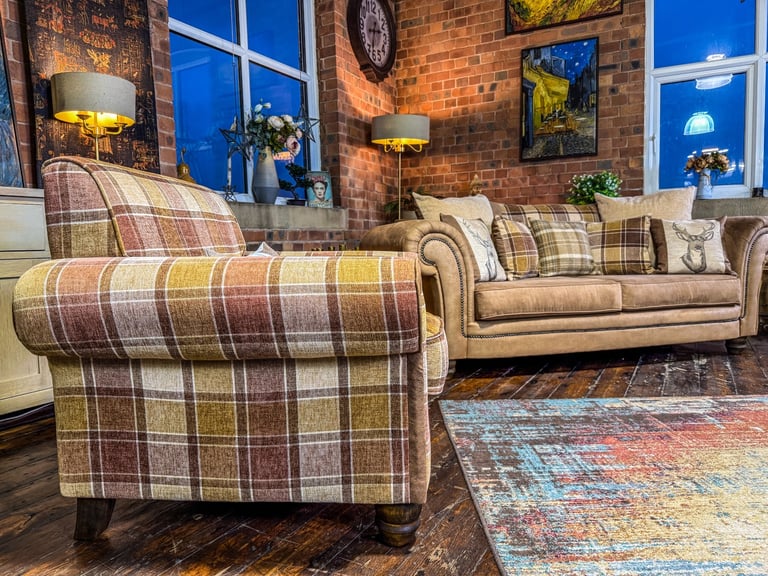 County Living Accent Armchair -Excellent Condition 