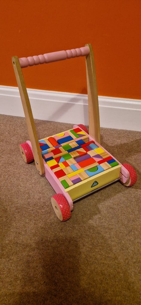 image for EARLY LEARNING CENTRE WOODEN PUSH ALONG TROLLEY WITH BRICKS. EXCELLENT.