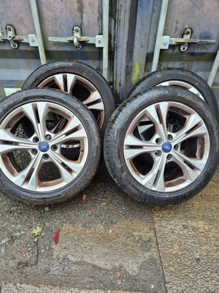 2012 FORD S-MAX, MONDEO, C-MAX, FOCUS ETC ALLOYS 215X55XR17 TYRES, 5 STUD