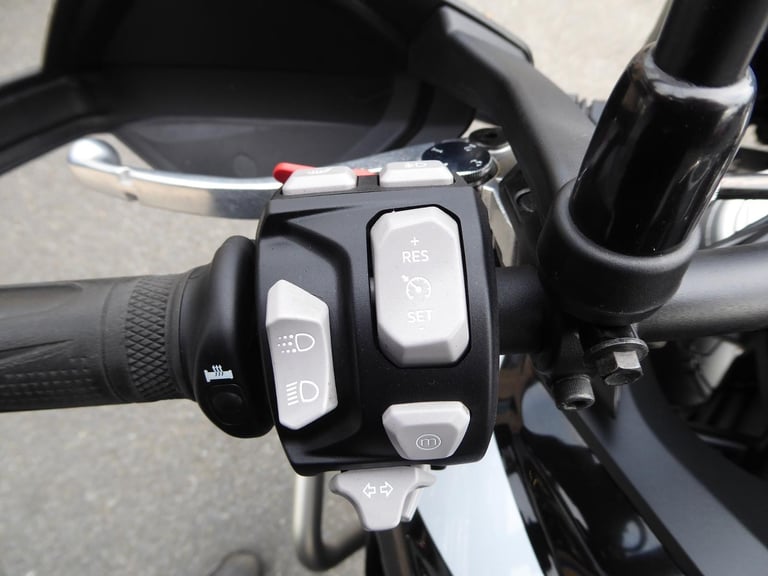 Triumph Tiger 900 GT Pro - 2022 - 7,409 Miles at Penrith Motorcycles 