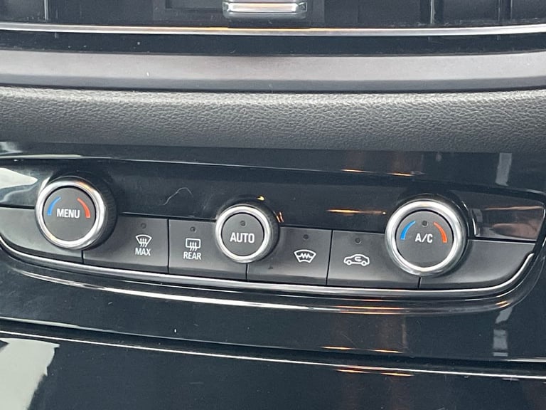 2022 Vauxhall Grandland Grandland 1.5T D Ultimate Auto Hatchback Diesel Automatic