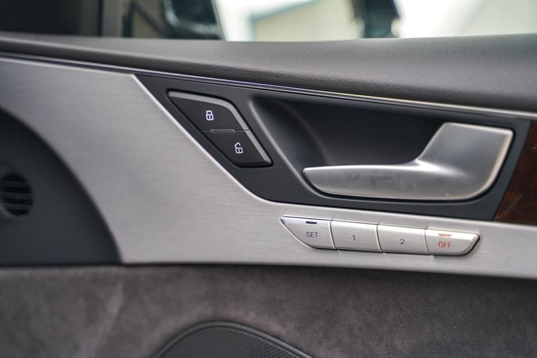  Audi A8 3.0 TDI V6 Sport Saloon 4dr Diesel Tiptronic quattro Euro 6 (s/s) (262 ps) Diesel Automatic