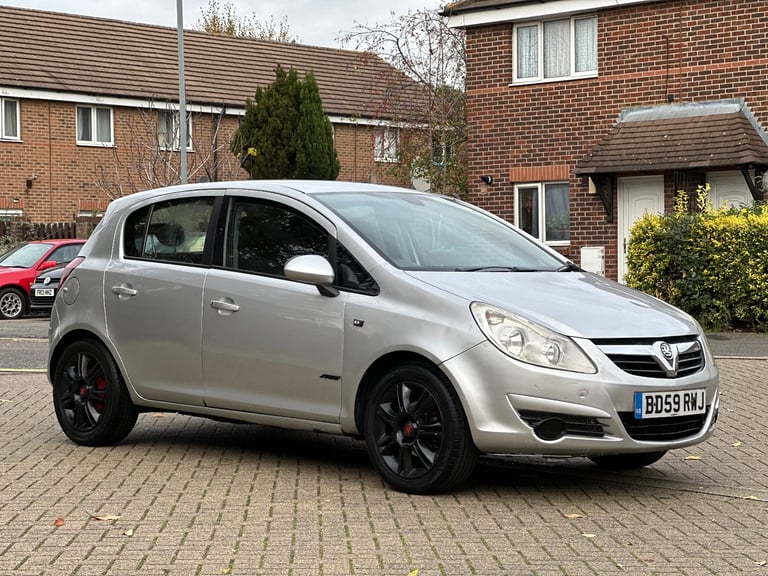 2010 Vauxhall Corsa Design Automatic 1.4L Petrol 67K Miles Full Service History 1YR NEW MOT  1 OWNER