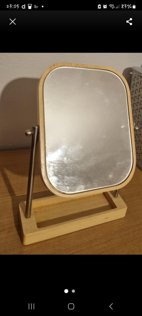 Vanity mirror