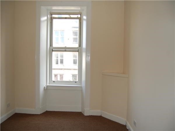 Sharing room for female prefer