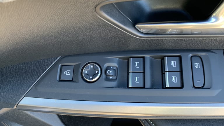 2024 Peugeot 3008 1.2 HYBRID GT SUV 5dr Petrol Hybrid e-DSC6 Euro 6 (s/s) (136 ps) SUV Hybrid Aut...