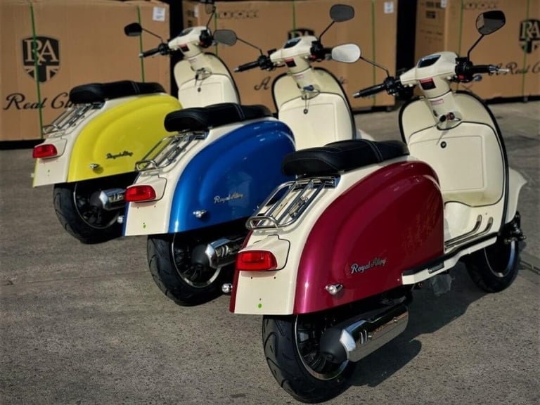 image for Royal Alloy TG 125cc S a Modern Classic Retro Automatic Moped Scooter