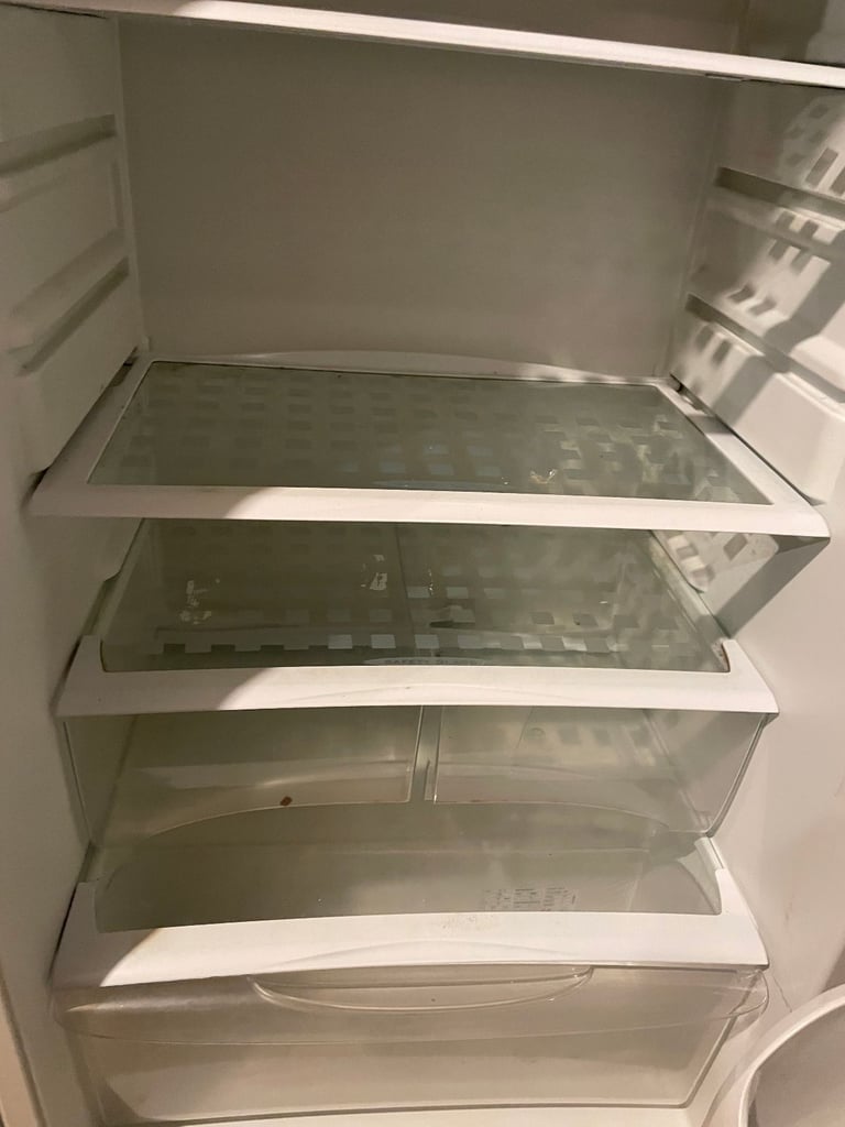 Hotpoint RLA52P Fridge in good working condition.