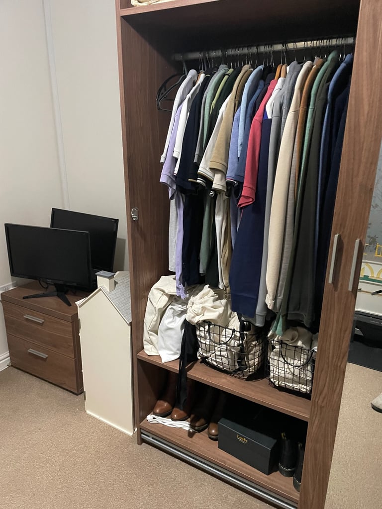 Sliding Door Wardrobe with One set of Draws