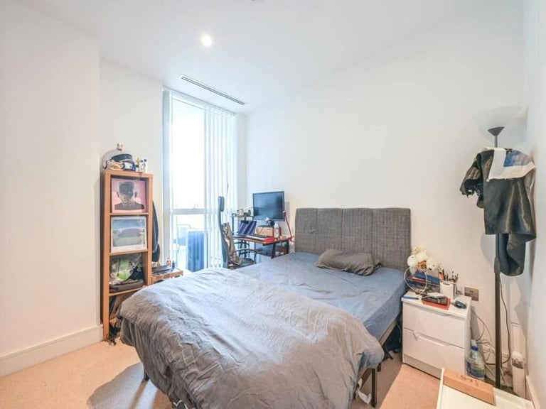 🏠 Bright and spacious room available in Peckham