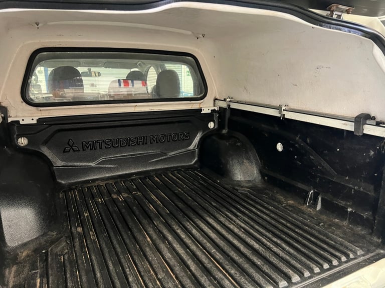 2020 Mitsubishi L200 4LIFE 2.3DI-D 150PS 4X4 DOUBLE CAB PICK UP C/W REAR PRO TOP (EURO 6) PICK UP...