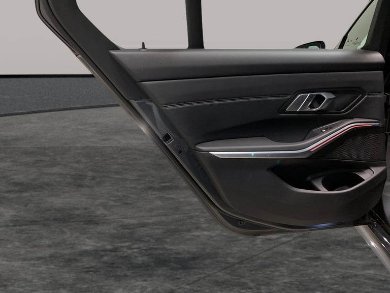 2021 BMW 3 Series 2.0 330e 12kWh M Sport Saloon 4dr Petrol Plug-in Hybrid Auto xDrive Euro 6  Sal...