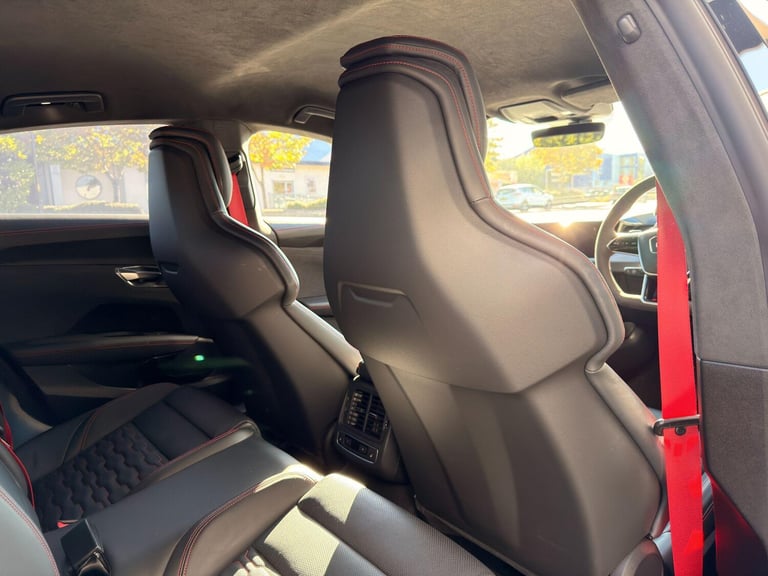 2023 Audi RS e-tron GT 93.4kWh Carbon Vorsprung Saloon 4dr Electric Auto quattro (598 ps) COUPE E...