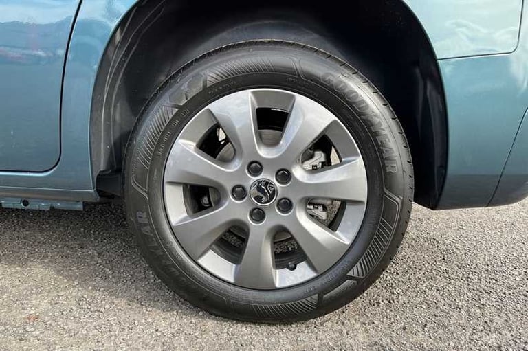 2024 Vauxhall Combo Life Electric 50kWh Ultimate MPV 5dr Electric Auto (7.4kW Charger) (136 ps) M...