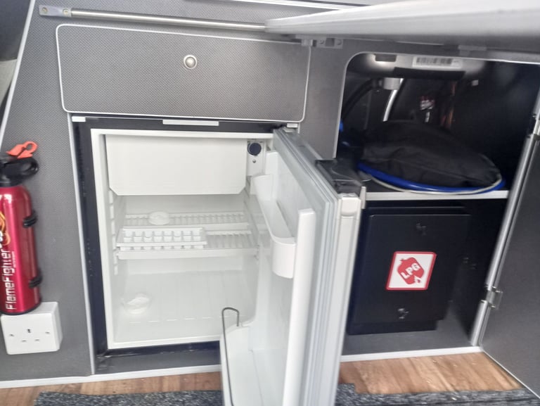 Nissan, ELGRAND E51 AUTO, 2005, 2490 (cc)