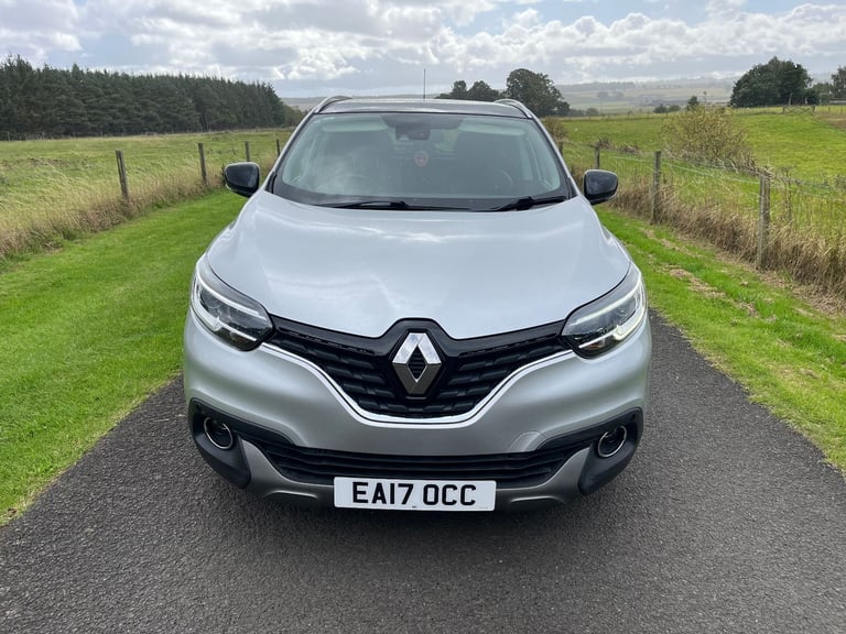 REDUCED Renault Kadjar SUV 1.2 petrol turbo 2017 65K , Fresh MOT , Ulez compliant , Immaculate car