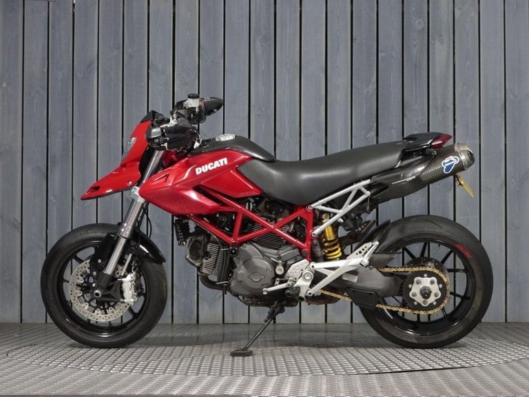 2010 10 DUCATI HYPERMOTARD 1100