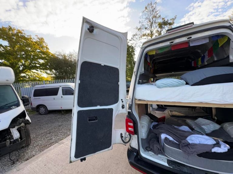 2017 Volkswagen Transporter Transporter T32 Startline TDI BlueMotion Technology 4Motion Camper DI...