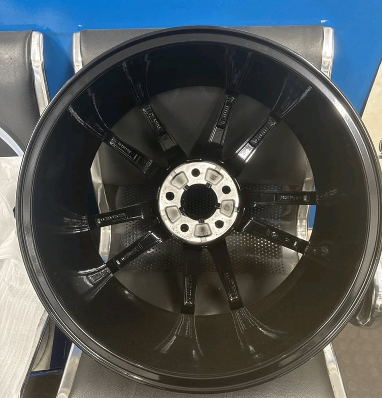 Genuine Volkswagen Golf R Pretoria MK7 7.5 19” Alloy Wheel