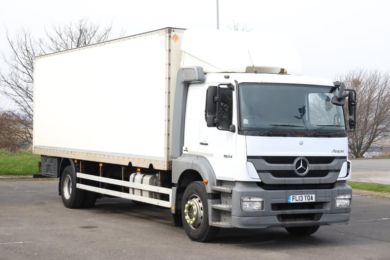 MERCEDES AXOR 1824 4X2 SLEEPER 26FT BOXVAN (2013)