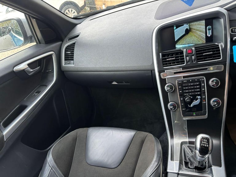 VOLVO XC60 2.0 R-Design Nav D4 2016