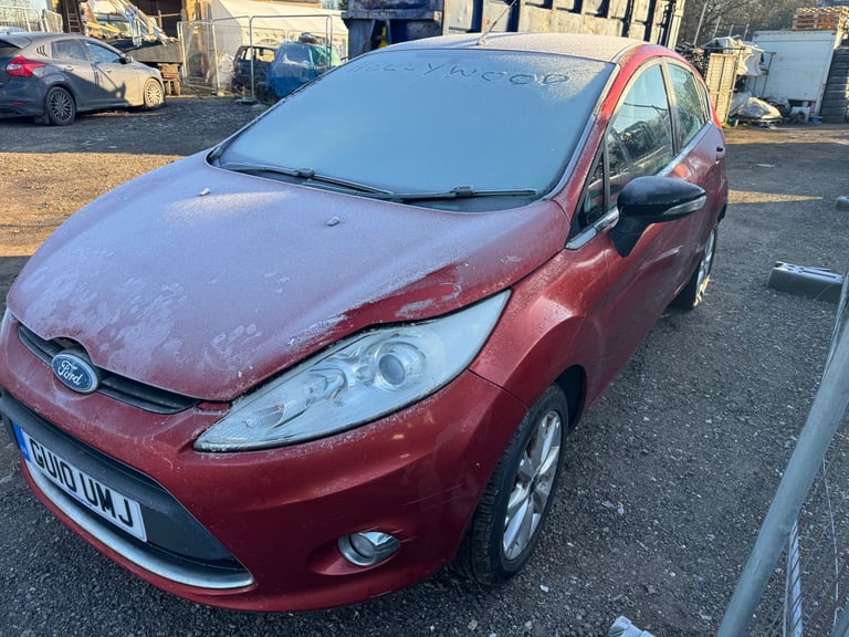 Ford fiesta mk7 1.25 2010 red BREAKING FOR PARTS 