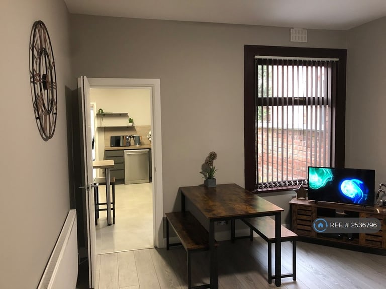 5 bedroom house in Kingsway, Coventry, CV2 (5 bed) (#2536796)