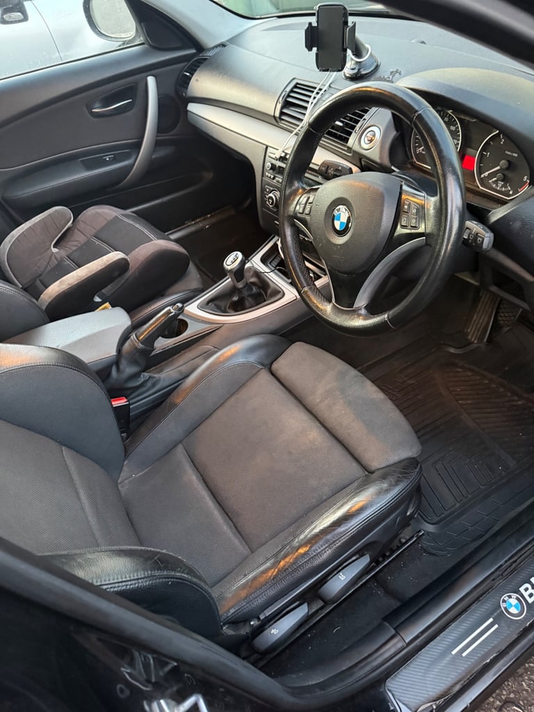BMW, 1 SERIES, Hatchback, 2011, Manual, 1995 (cc), 5 doors