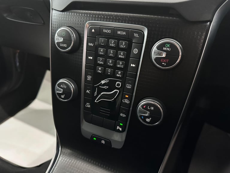 2017 Volvo V40 2.0 D2 R-Design Nav Plus Auto Euro 6 (s/s) 5dr HATCHBACK Diesel Automatic