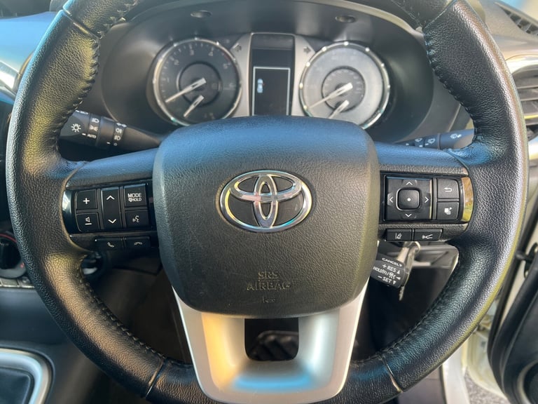 TOYOTA HILUX 2.4 D-4D 150PS ICON MANUAL 4X4 UTILITY PICKUP 21 REG 19,400 MILES