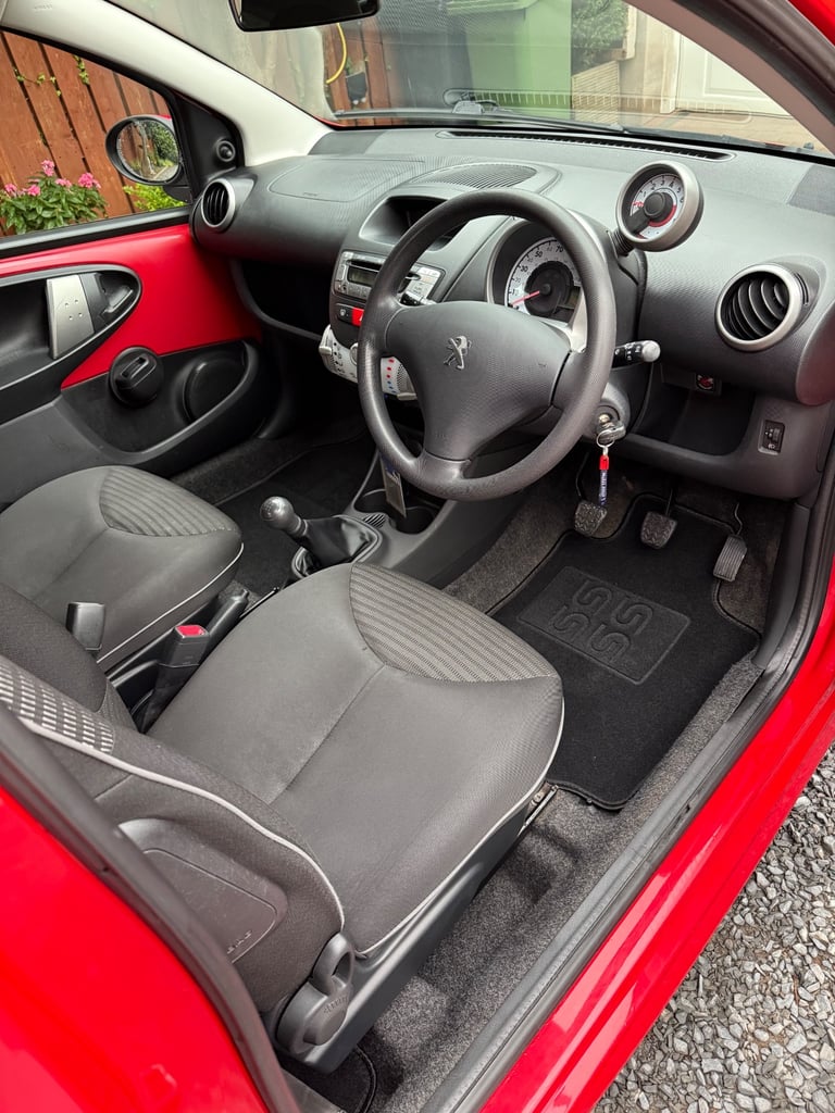Peugeot, 107, Hatchback, 2014, Manual, 998 (cc), 3 doors