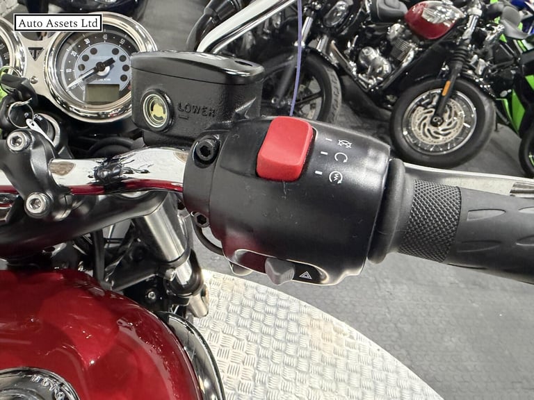 2024 Triumph Bonneville T100 900 Roadster/Retro Petrol Manual Euro 5 (65 ps) Roadster/Retro Petro...